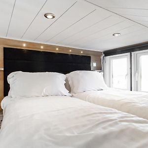 One-Bedroom Holiday Home